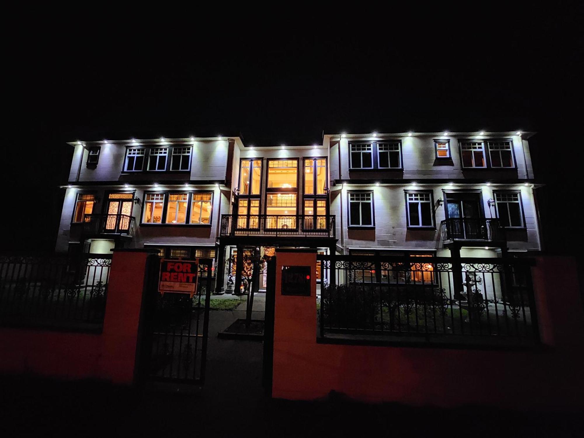 Empress Palace Hotel Surrey Exterior photo